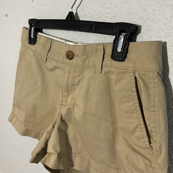 Old Navy Khaki Shorts - Picture 3 of 5